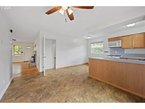 15182 Henrici Road Oregon City OR 97045