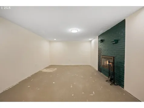 15182 Henrici Road Oregon City OR 97045