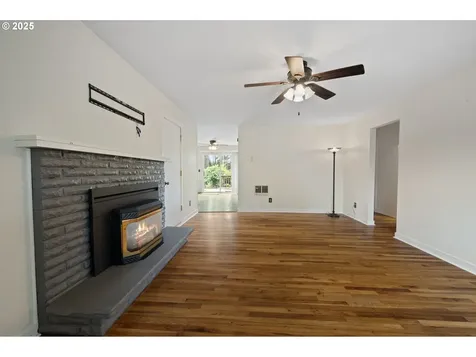 15182 Henrici Road Oregon City OR 97045