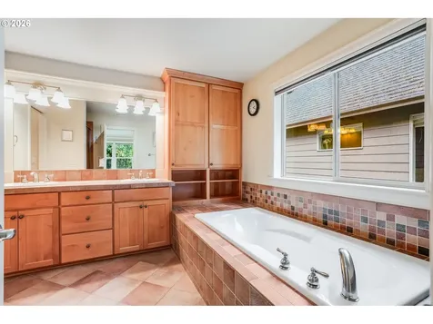 10956 SW Bretton Court Tigard OR 97224