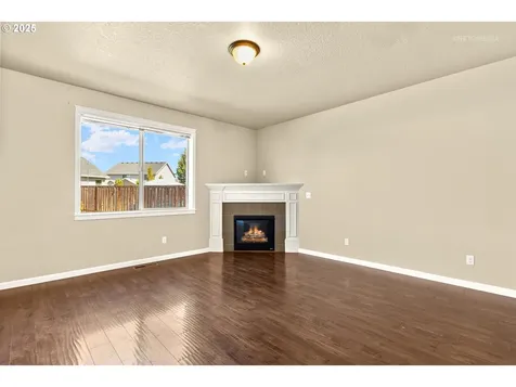843 Julie Lane Molalla OR 97038