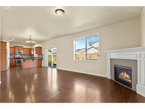 843 Julie Lane Molalla OR 97038