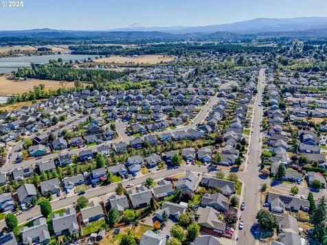 843 Julie Lane Molalla OR 97038