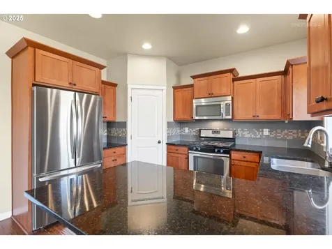 843 Julie Lane Molalla OR 97038
