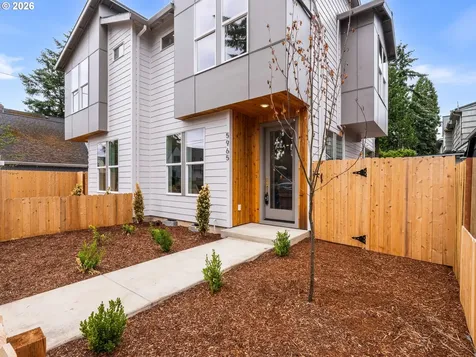 5965 NE Hancock Street Portland OR 97213