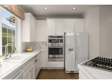 4541 NW Tamoshanter Way Portland OR 97229
