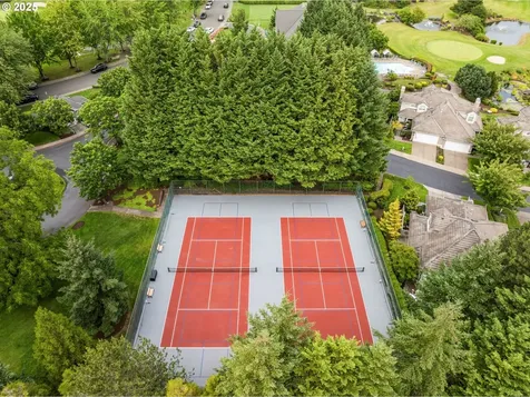 4541 NW Tamoshanter Way Portland OR 97229