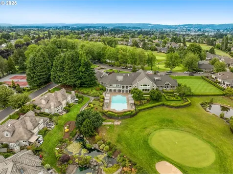 4541 NW Tamoshanter Way Portland OR 97229