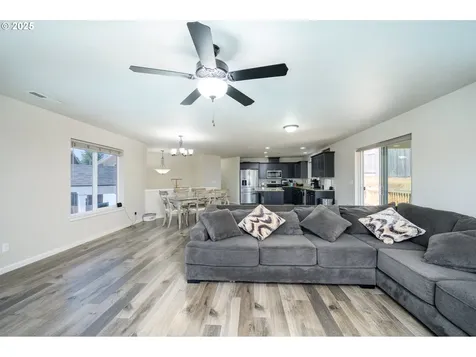 413 NW Pacific Hills Drive Willamina OR 97396