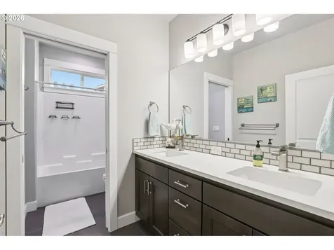 2825 NW Mt Ashland Lane Mcminnville OR 97128