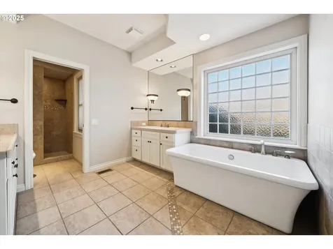 2787 Hazelnut Drive Woodburn OR 97071