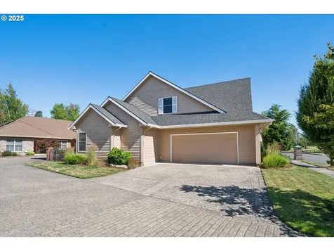 2787 Hazelnut Drive Woodburn OR 97071