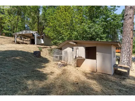 8359 E Evans Creek Road Rogue River OR 97537