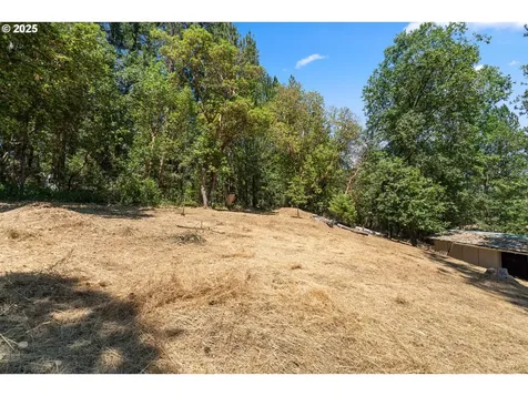 8359 E Evans Creek Road Rogue River OR 97537