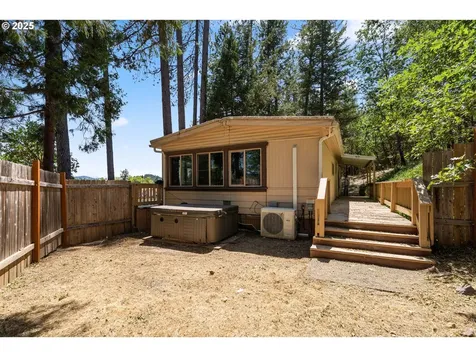 8359 E Evans Creek Road Rogue River OR 97537