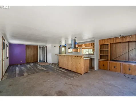 8359 E Evans Creek Road Rogue River OR 97537