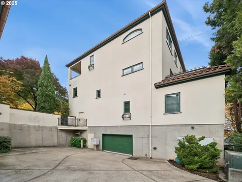 3328 SW Barbur Boulevard Portland OR 97239