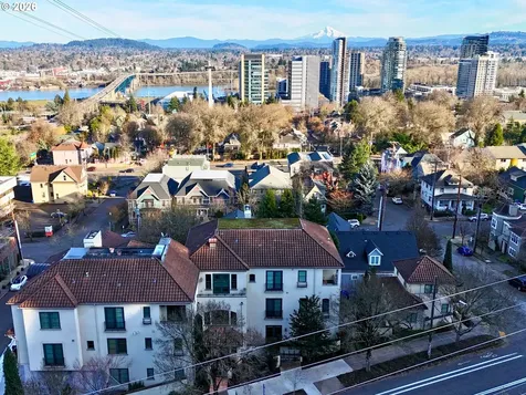 3328 SW Barbur Boulevard Portland OR 97239