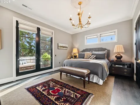 3328 SW Barbur Boulevard Portland OR 97239