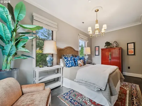 3328 SW Barbur Boulevard Portland OR 97239