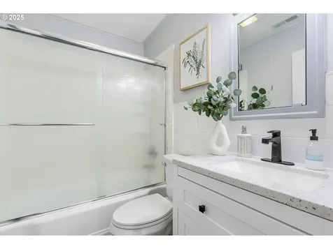 265 S 10th Avenue Cornelius OR 97113