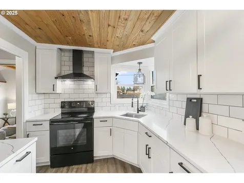 265 S 10th Avenue Cornelius OR 97113