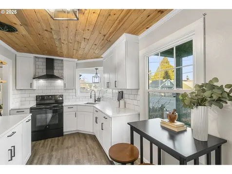 265 S 10th Avenue Cornelius OR 97113