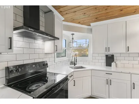265 S 10th Avenue Cornelius OR 97113