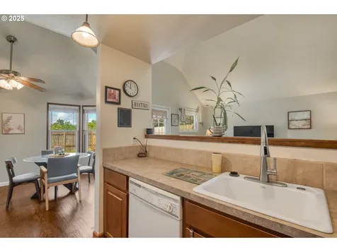 2251 SW Trachsel Drive Beaverton OR 97003