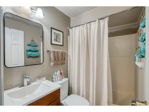 2251 SW Trachsel Drive Beaverton OR 97003
