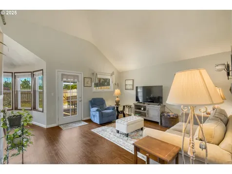 2251 SW Trachsel Drive Beaverton OR 97003