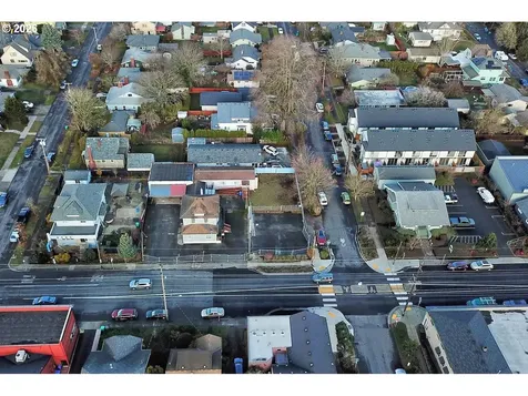 8523 SE Stark Street Portland OR 97216