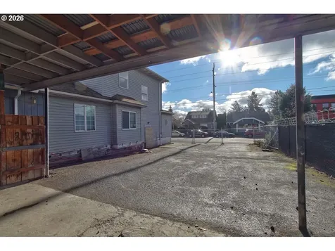 8523 SE Stark Street Portland OR 97216