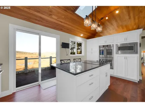 85532 Appletree Drive Eugene OR 97405