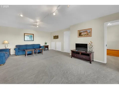 85532 Appletree Drive Eugene OR 97405