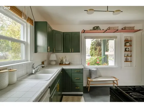 7701 N Hodge Avenue Portland OR 97203