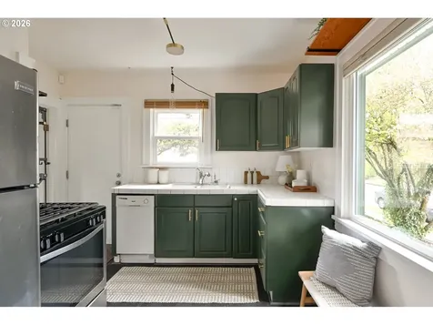 7701 N Hodge Avenue Portland OR 97203