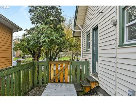 7701 N Hodge Avenue Portland OR 97203