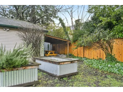 7701 N Hodge Avenue Portland OR 97203