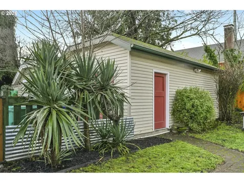 7701 N Hodge Avenue Portland OR 97203