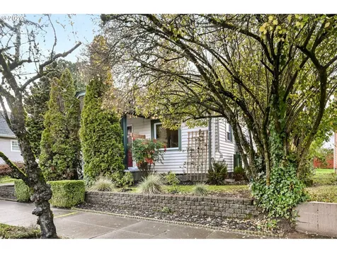 7701 N Hodge Avenue Portland OR 97203