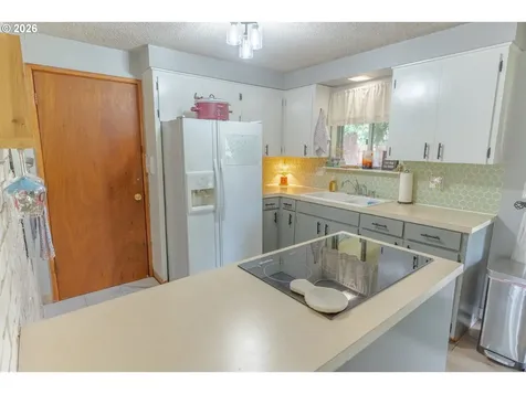 1095 N Manzanita Street Canby OR 97013