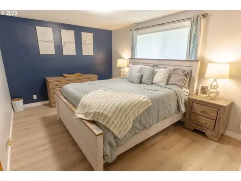 1095 N Manzanita Street Canby OR 97013