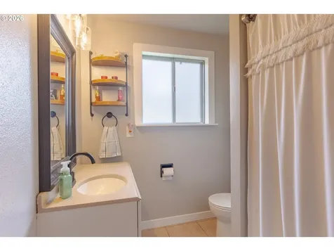 1095 N Manzanita Street Canby OR 97013