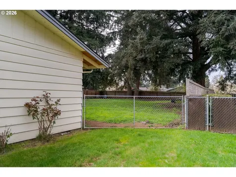 1095 N Manzanita Street Canby OR 97013
