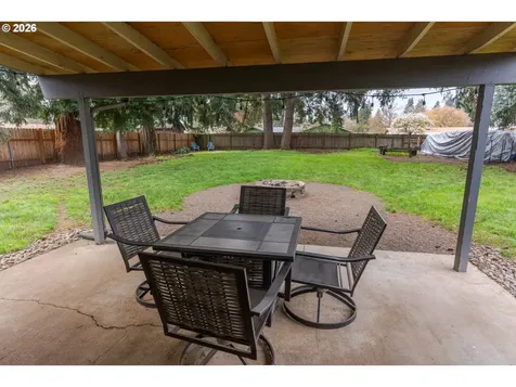 1095 N Manzanita Street Canby OR 97013