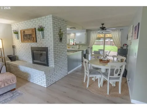 1095 N Manzanita Street Canby OR 97013
