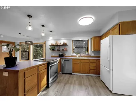 33370 Idyllwild Road Creswell OR 97426