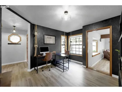 33370 Idyllwild Road Creswell OR 97426