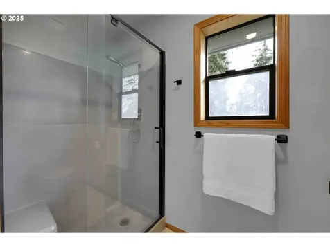 33370 Idyllwild Road Creswell OR 97426